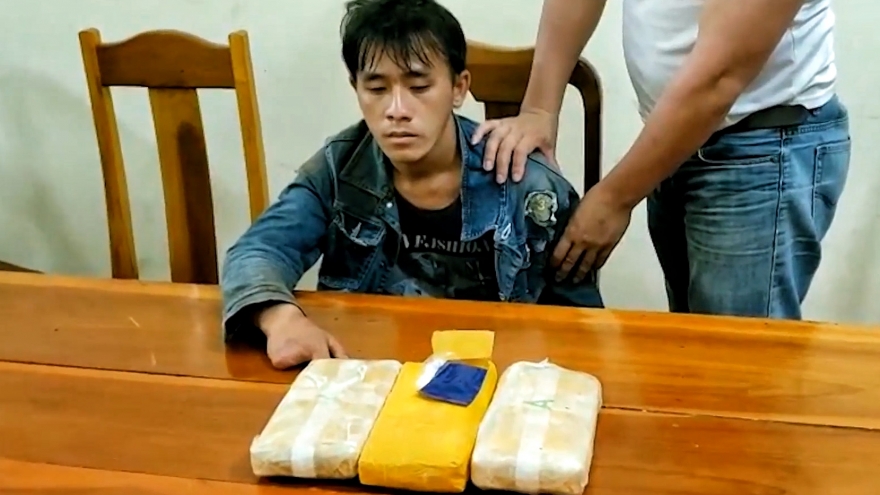 3 đối tượng bị bắt cùng lượng lớn heroin và ma túy tổng hợp