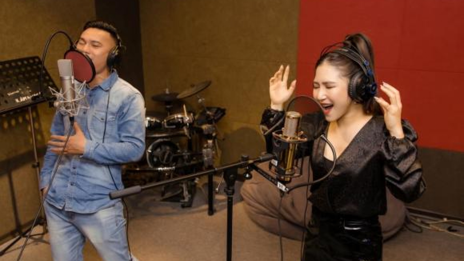 Chuyện showbiz: Bạn thân hé lộ thực hư chuyện Hương Tràm mang thai ở Mỹ