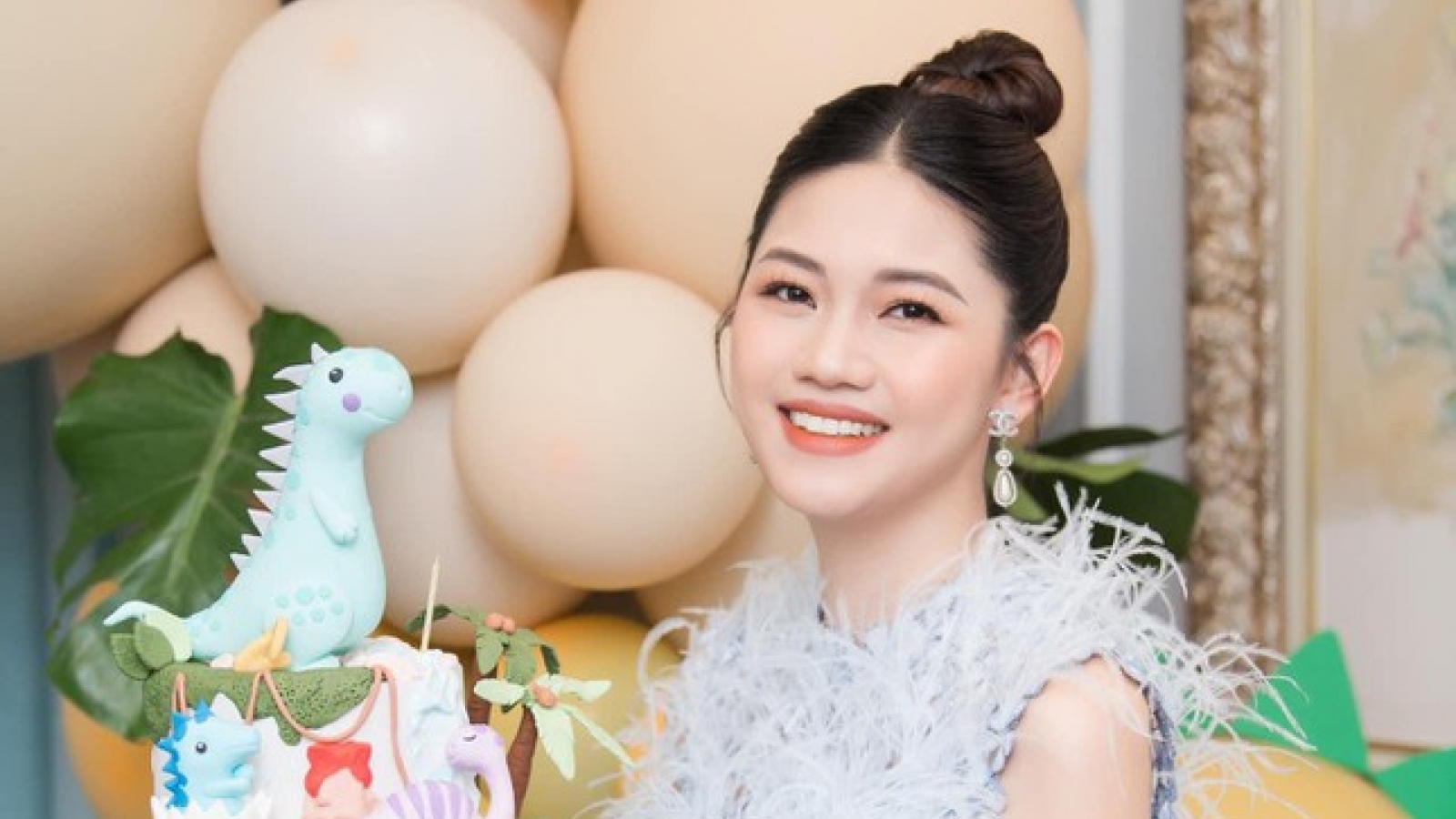 Á hậu Thanh Tú và chồng đại gia tổ chức tiệc sinh nhật cho con trai