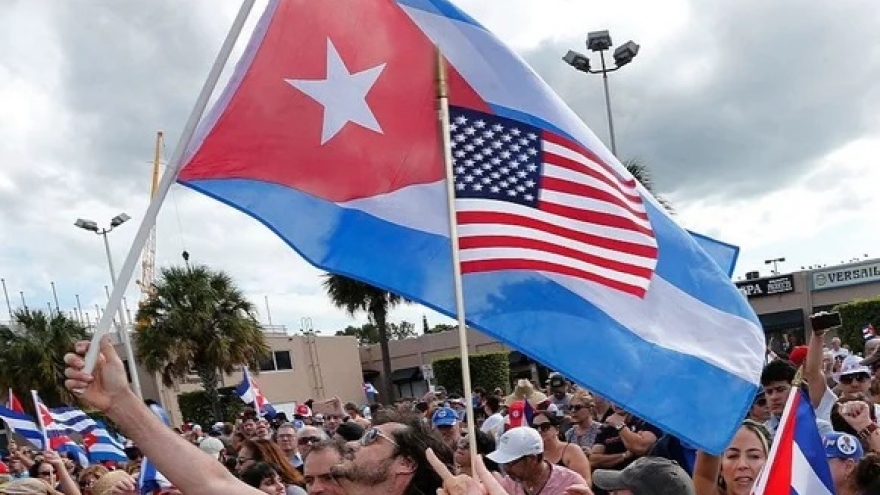 Mỹ xem xét lại chính sách đối với Cuba