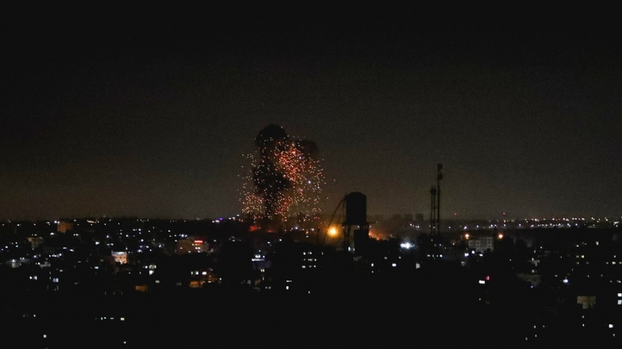 Israel không kích Gaza ngày thứ 2 liên tiếp