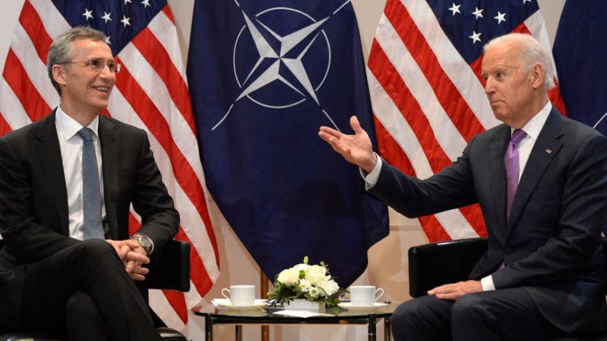 Đã đến lúc Biden “đóng cửa” NATO để không “tự mua dây buộc mình”?