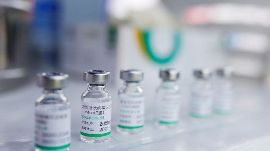 Trung Quốc triển khai thử nghiệm lâm sàng vaccine Covid-19 dạng xịt