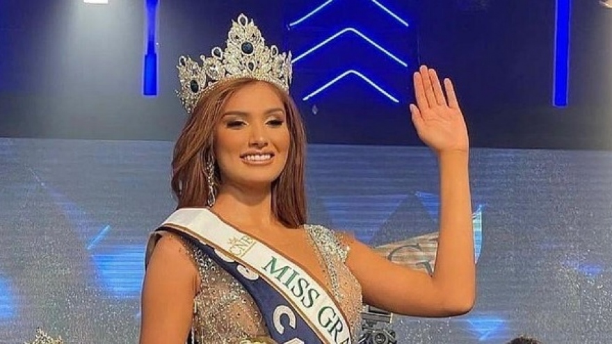 Vẻ đẹp nóng bỏng của nữ sinh y khoa đăng quang Hoa hậu Hòa bình Ecuador