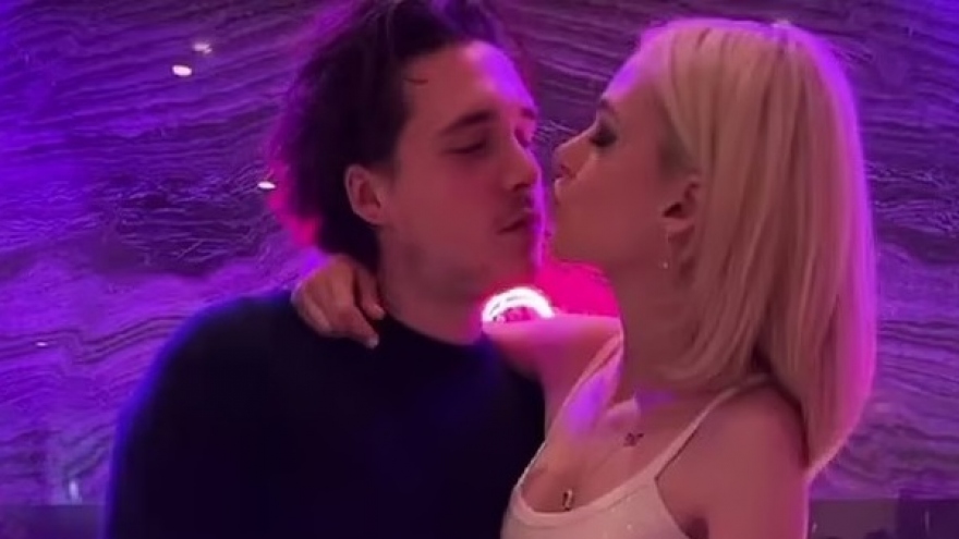 Brooklyn Beckham và hôn thê Nicola Peltz kỷ niệm 1 năm đính hôn