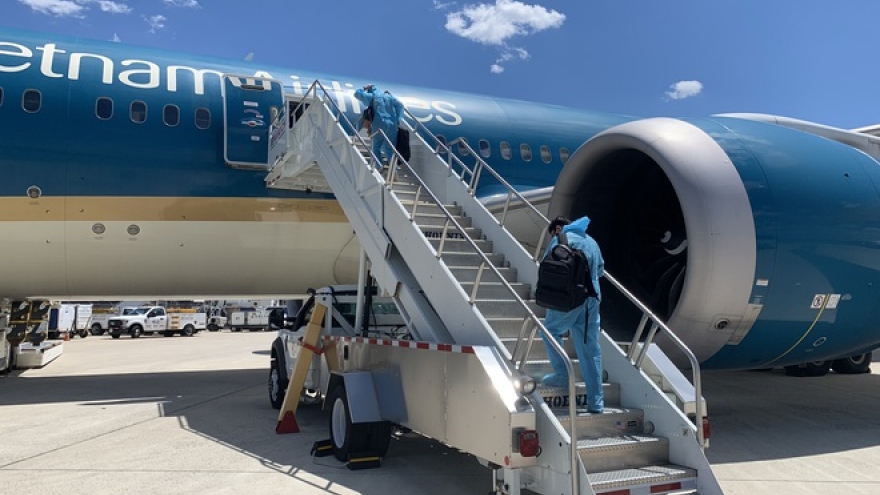 Vietnam Airlines repatriates 240 nationals from US due to COVID-19