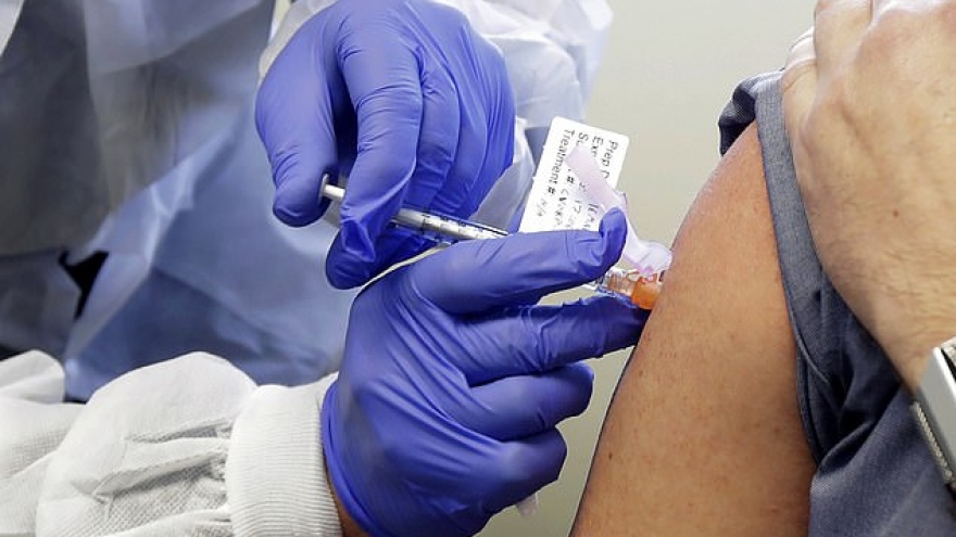 Hungary cho phép đăng ký tiêm vaccine đối với người nước ngoài không có bảo hiểm y tế