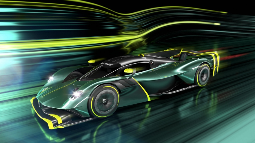 Aston Martin Valkyrie AMR Pro chính thức ra mắt