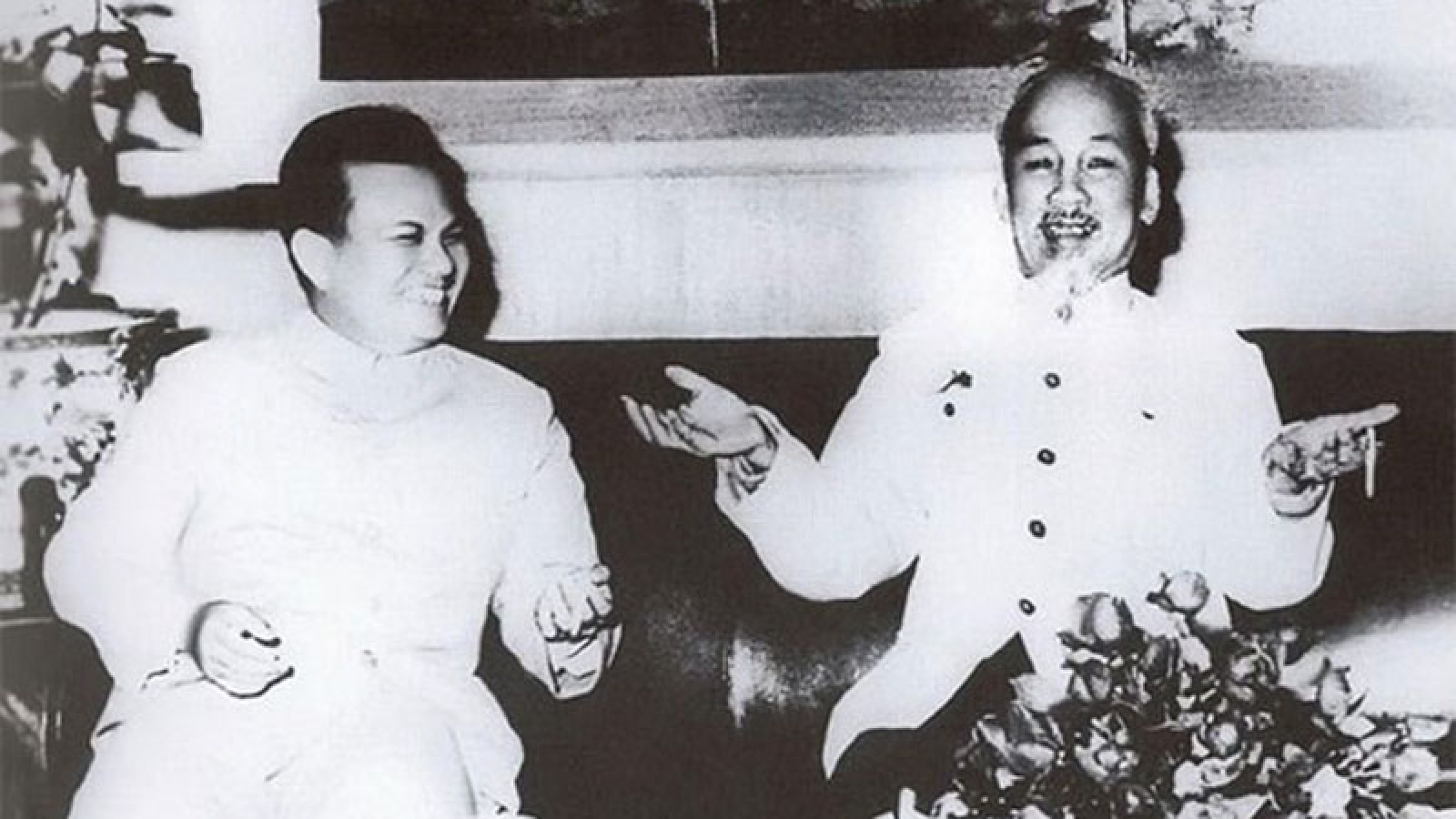 Laos news agency ​spotlights growing Vietnam - Laos relations