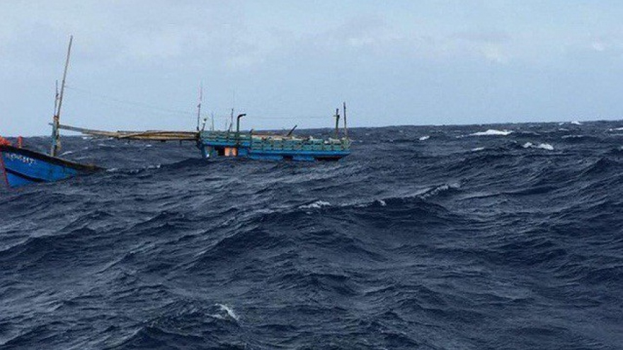Tìm thấy ngư dân thứ 2 trôi dạt trên vùng biển Thanh Hóa