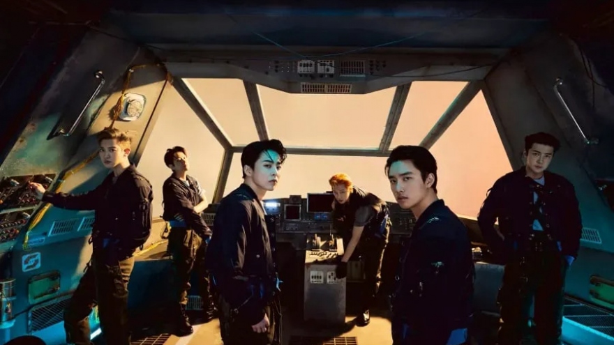 Nhóm nhạc EXO tái xuất bùng nổ với MV "Don't fight the feeling" 