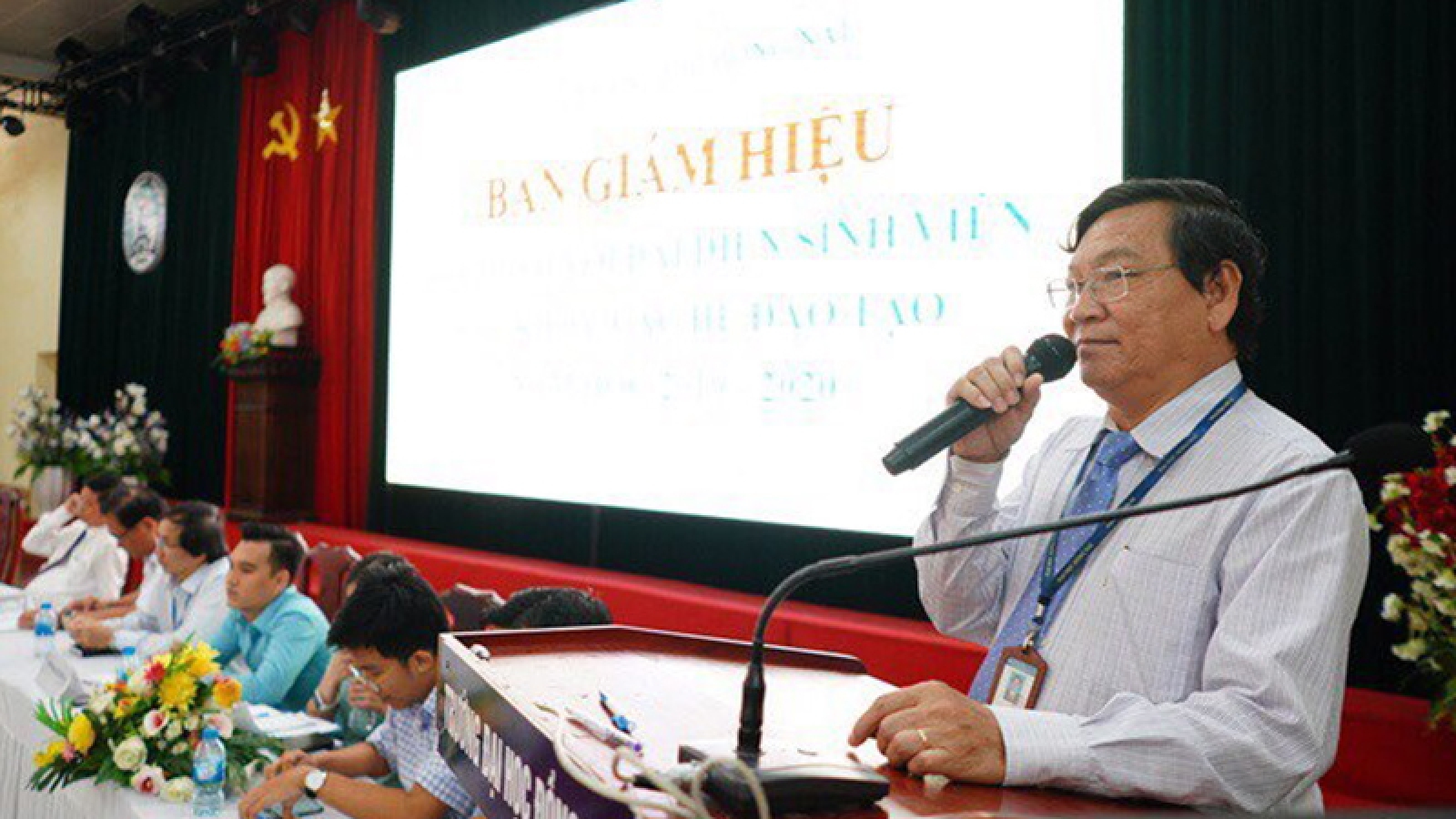 Cách chức Hiệu trưởng Trường Đại học Đồng Nai