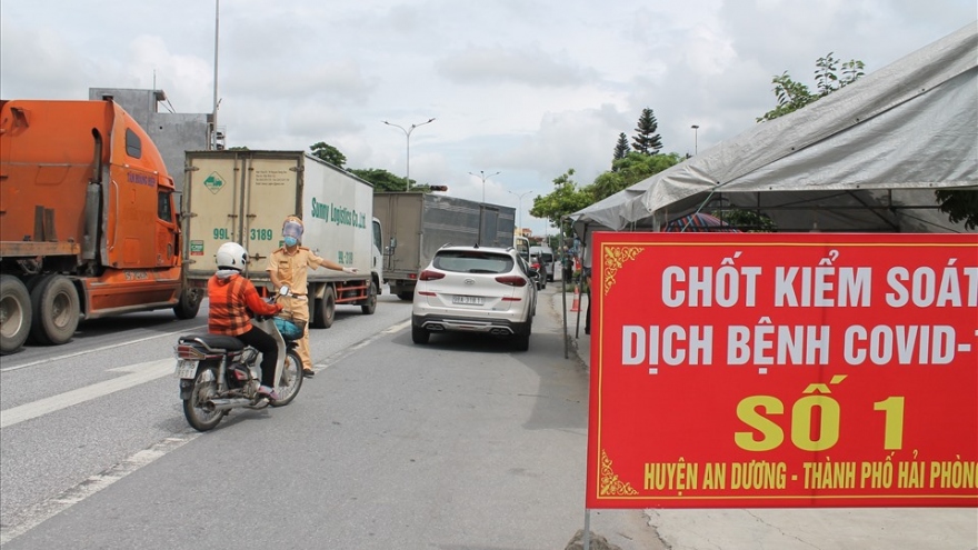 Phân luồng giao thông trên Quốc lộ qua nơi cách ly, không “ngăn sông cấm chợ”