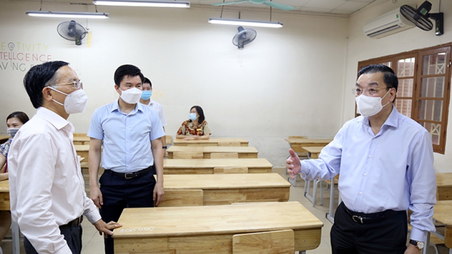 Chủ tịch Hà Nội yêu cầu tăng thêm luồng vào, ra tại các điểm thi lớp 10 để phòng dịch