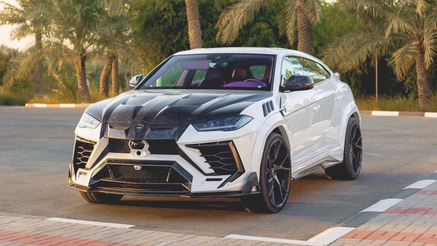 Lamborghini Urus độ Mansory với khoang nội thất màu tím độc đáo