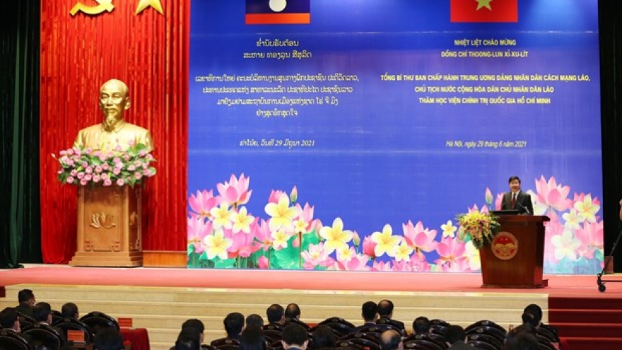 Top Lao leader visits Ho Chi Minh National Academy of Politics