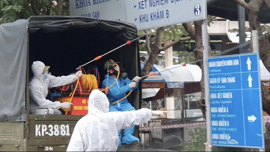 Thêm 2 nhân viên Bệnh viện Bệnh Nhiệt đới TP.HCM mắc COVID-19