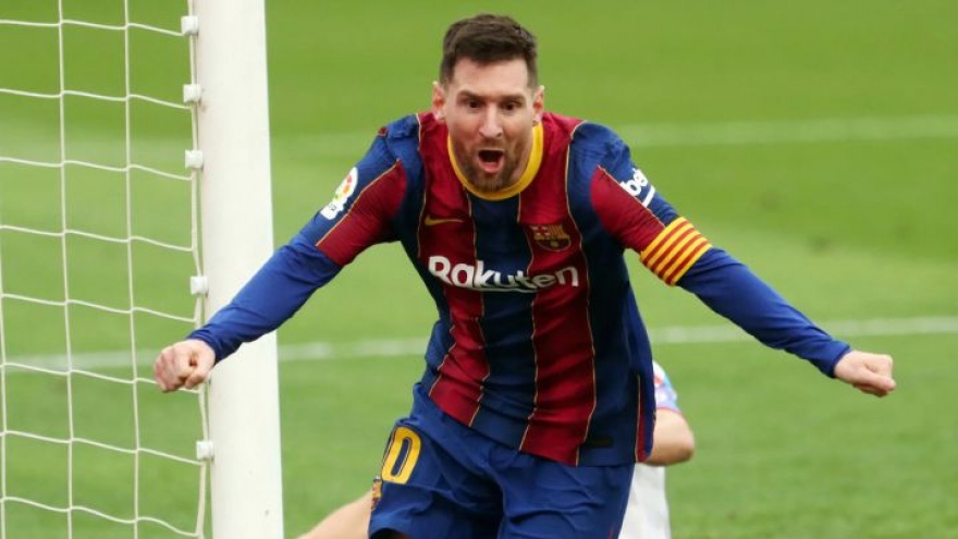 Lionel Messi đồng ý gia hạn hợp đồng 2 năm với Barca