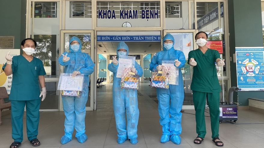 4 bệnh nhân hết Covid-19 tại Đà Nẵng ra viện
