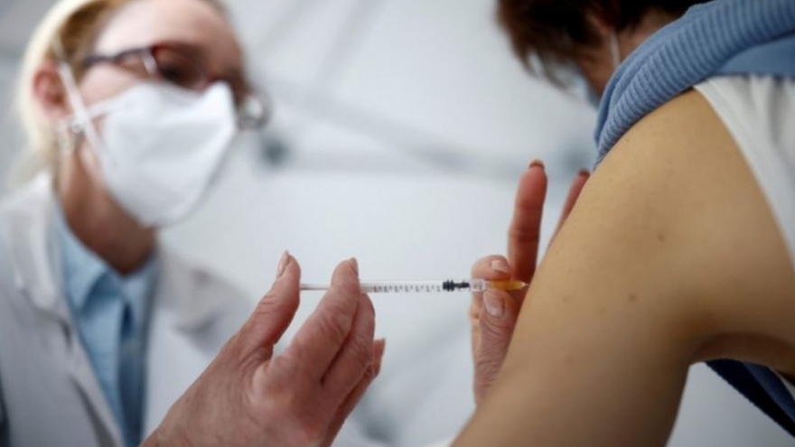 Romania bắt đầu tiêm vaccine Covid-19 cho trẻ từ 12 đến 15 tuổi