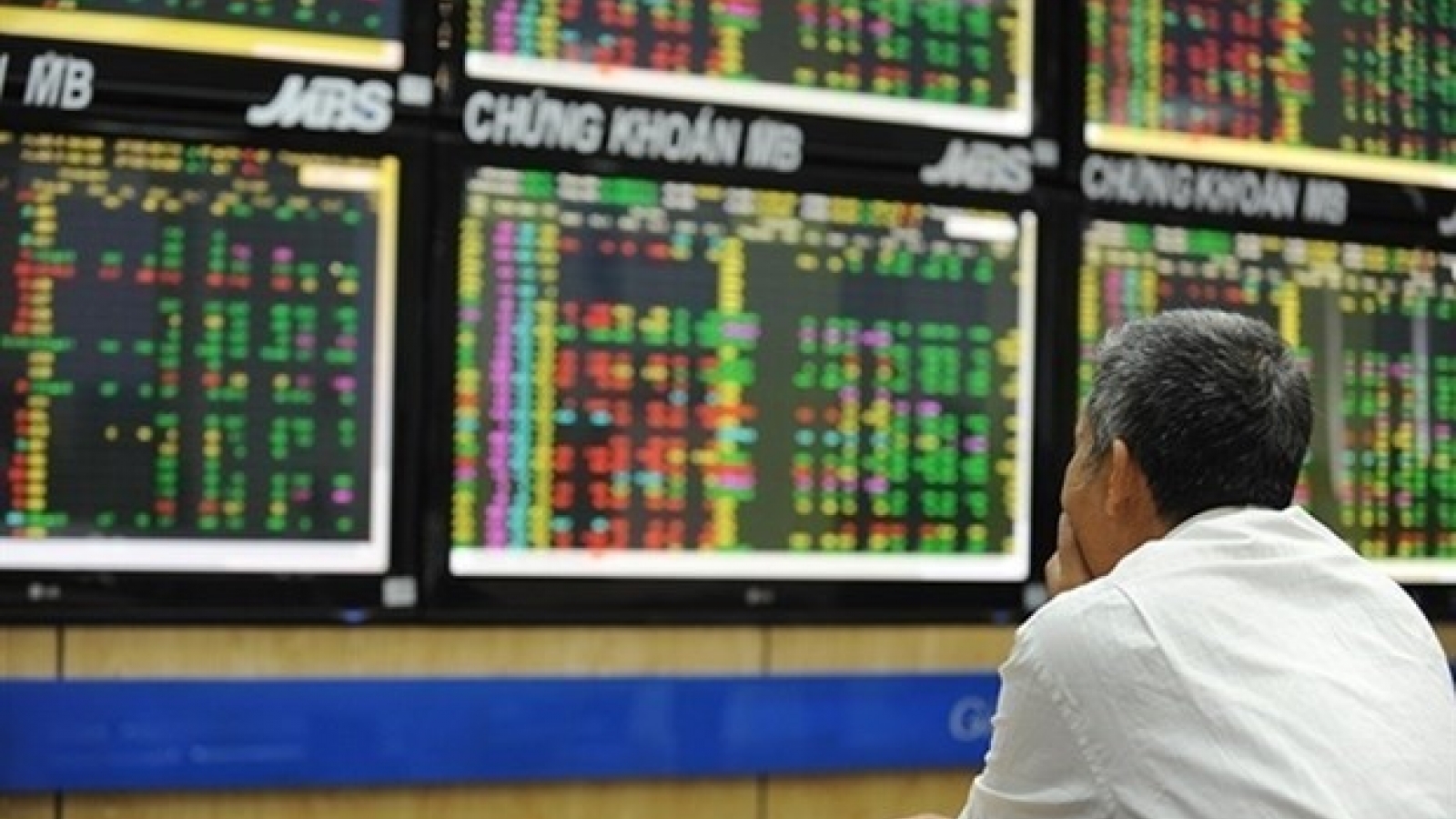 Stock market an attractive investment channel for local players