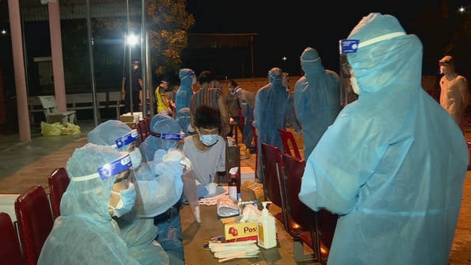Nghệ An có 26 ca mắc Covid-19, xét nghiệm toàn TP Vinh