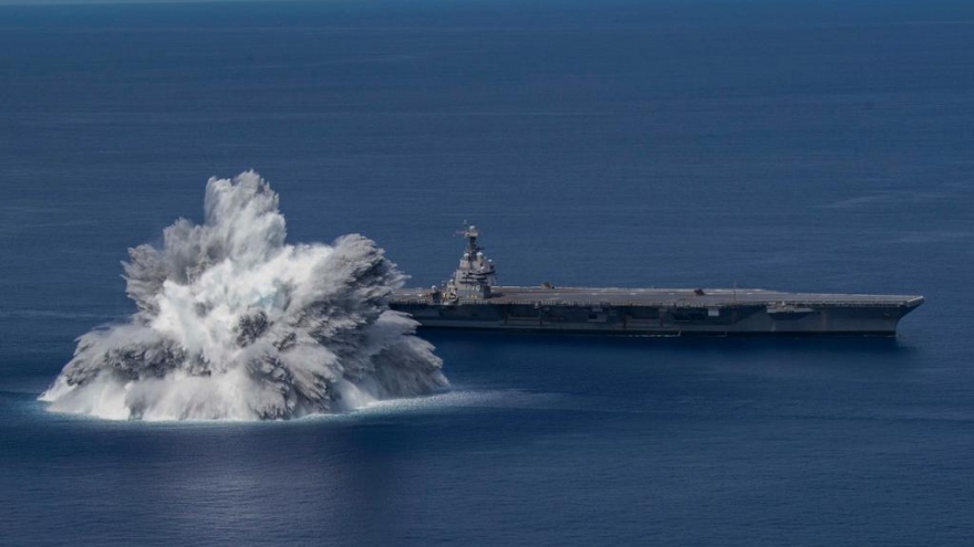 Hải quân Mỹ kích nổ trên biển, thử nghiệm khả năng chống sốc của tàu sân bay mới