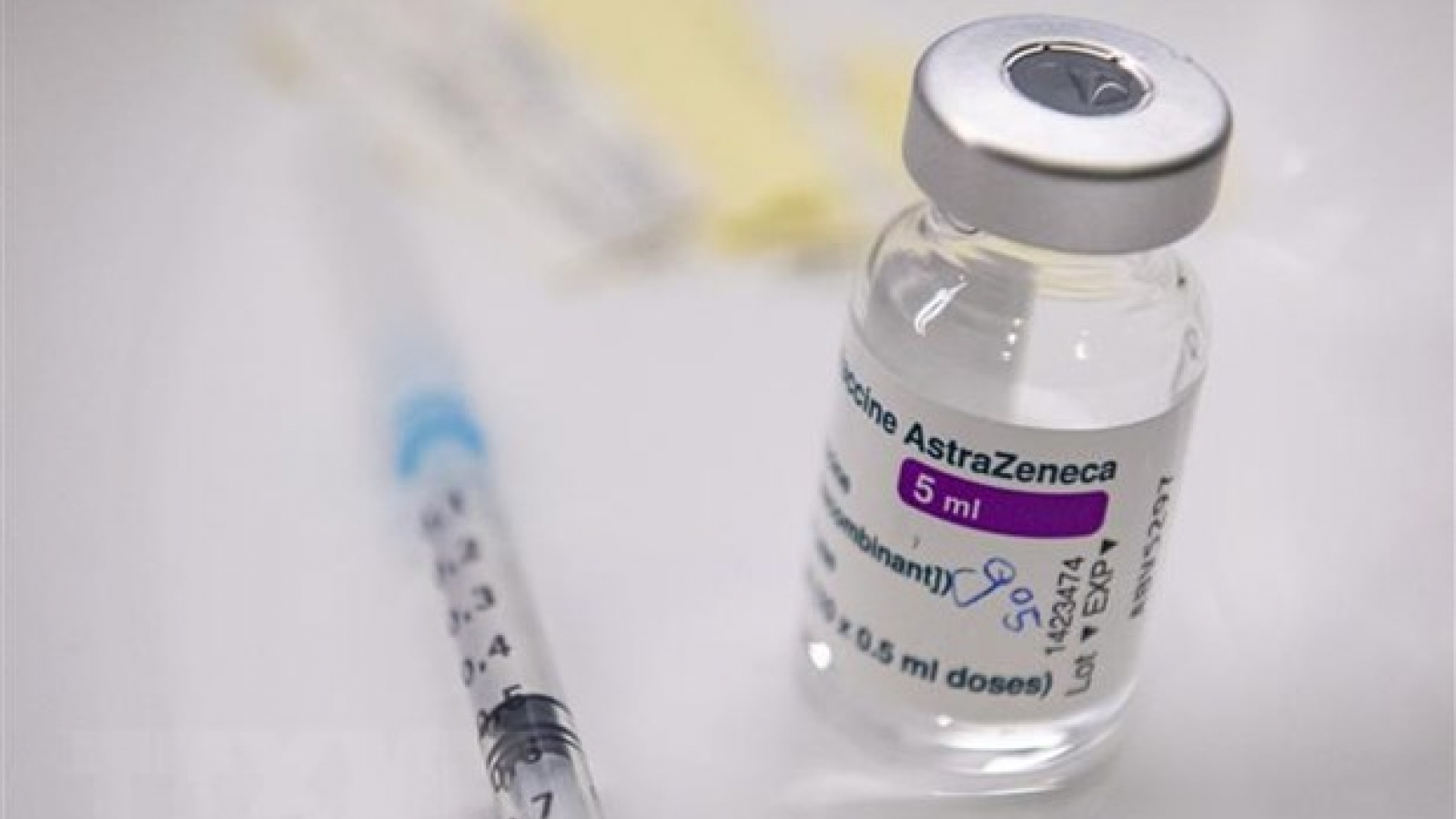 Việt Nam mua 30 triệu liều vaccine Covid-19 AZD1222 