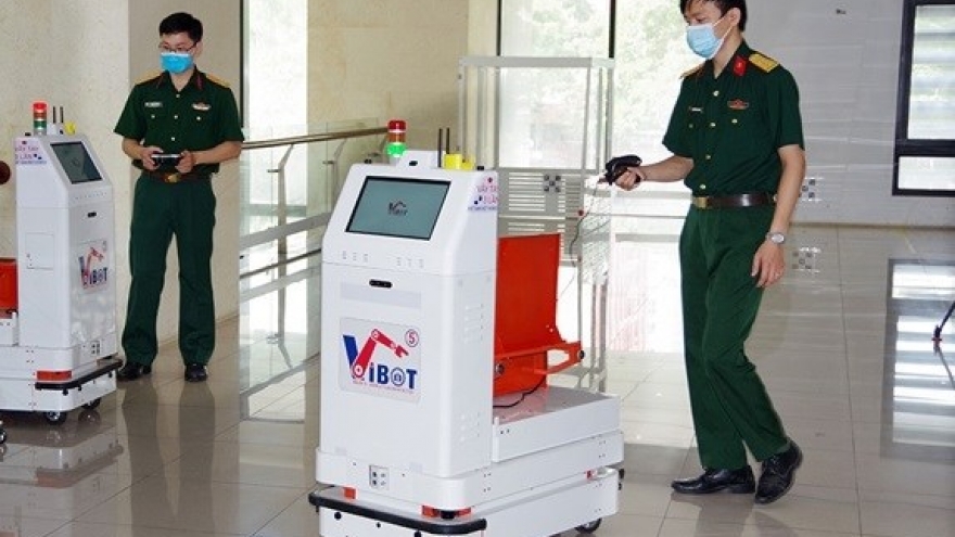 Military-developed robot sent to Bac Giang to support COVID-19 fight