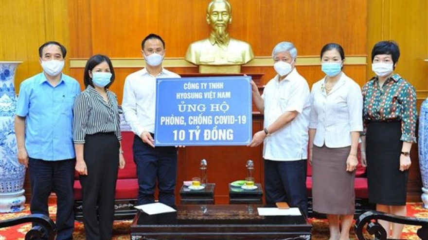 Korean firm contributes VND10 billion to COVID-19 vaccine fund