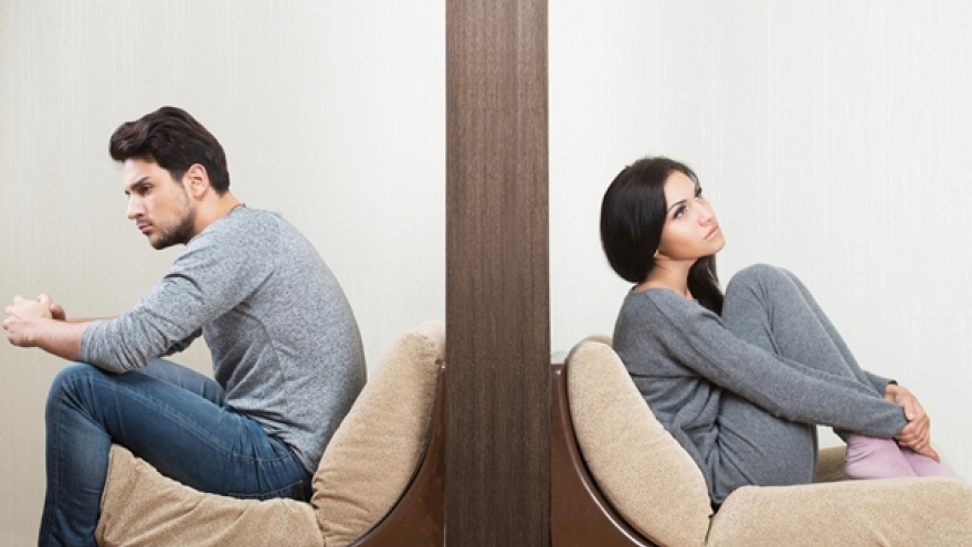 Vì sao chúng ta thấy cô đơn trong chính hôn nhân của mình