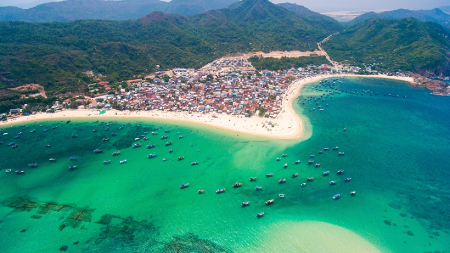 Binh Dinh asked to welcome return of foreign tourists under pilot scheme