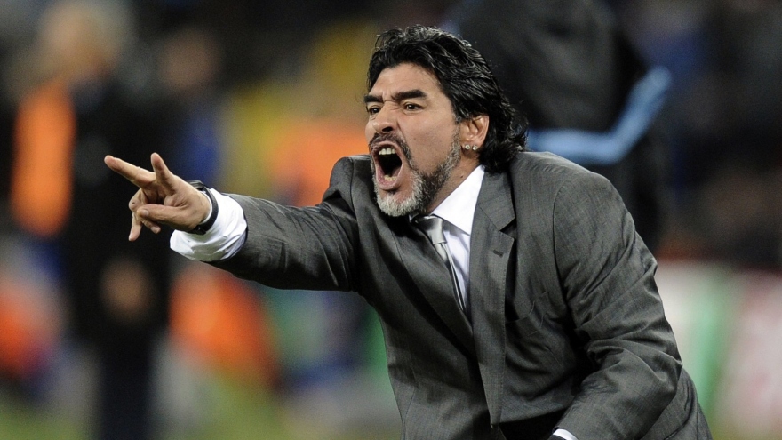 Ngày này năm xưa: Huyền thoại Maradona bị LĐBĐ Argentina sa thải 