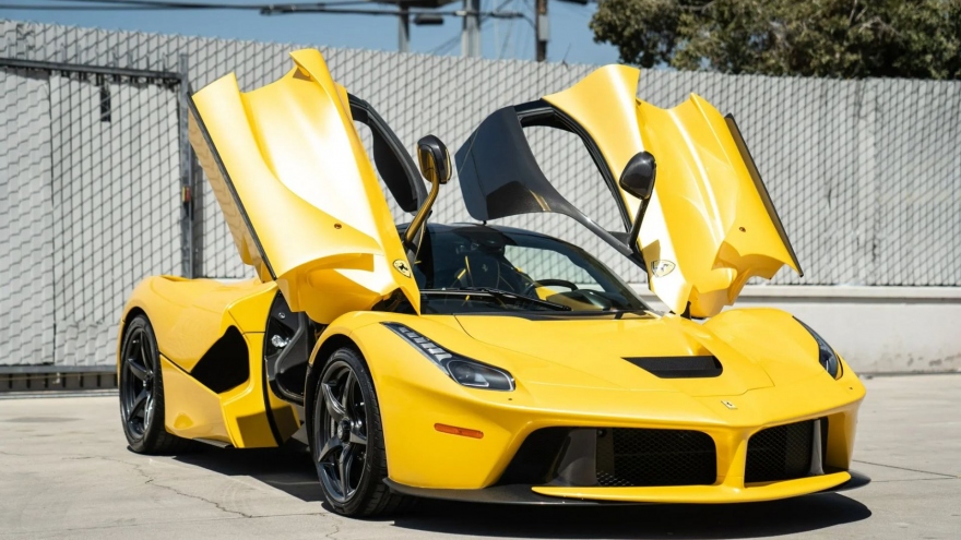 Ảnh chi tiết Ferrari LaFerrari sau 6 năm sử dụng vẫn được rao bán gần 100 tỷ đồng