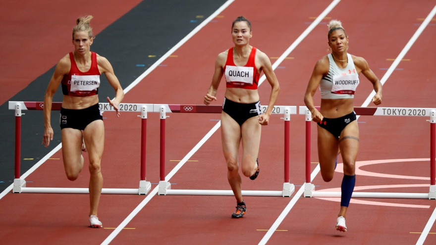 Vào bán kết 400m rào Olympic Tokyo đầy kịch tính, Quách Thị Lan làm nên lịch sử