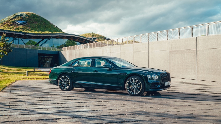 Bentley ra mắt Flying Spur Hybrid siêu tiết kiệm nhiên liệu