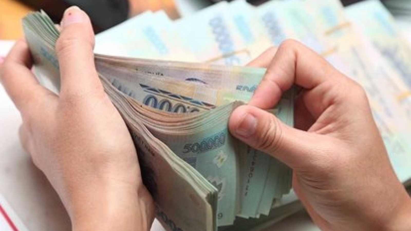 Lãi suất huy động giảm, lãi vay ngân hàng vẫn cao!
