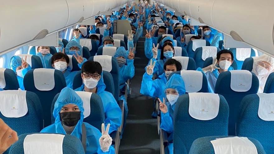 3 chuyến bay đặc biệt đưa hơn 600 người dân từ TP.HCM trở về Đà Nẵng