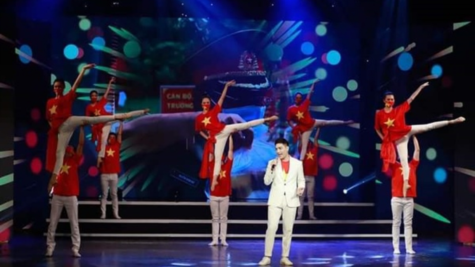 Chương trình nghệ thuật trực tuyến “Tổ quốc trong tim” diễn ra tại 5 điểm cầu