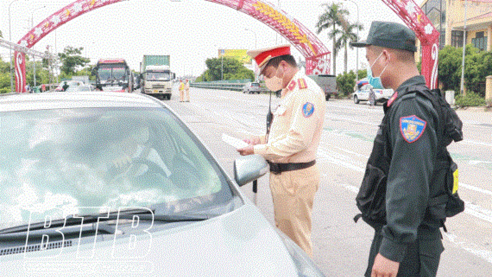 Người từ Hà Nội về Thái Bình phải cách ly tập trung 14 ngày, tự trả phí