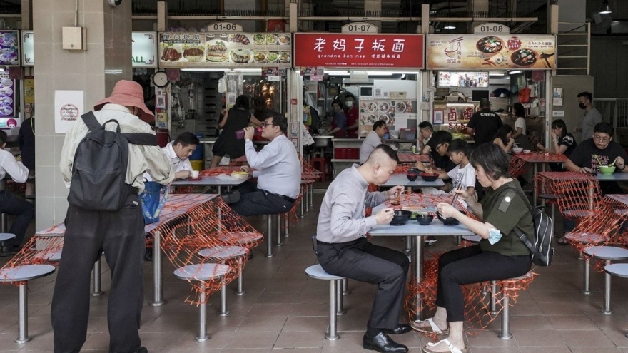 Singapore tái áp đặt lệnh hạn chế Covid-19: “Giờ không phải lúc để mạo hiểm”