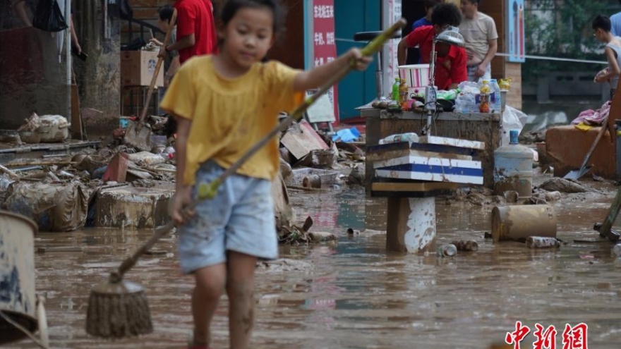 Số người thiệt mạng do mưa lũ ở Trịnh Châu (Trung Quốc) tăng lên 51 người