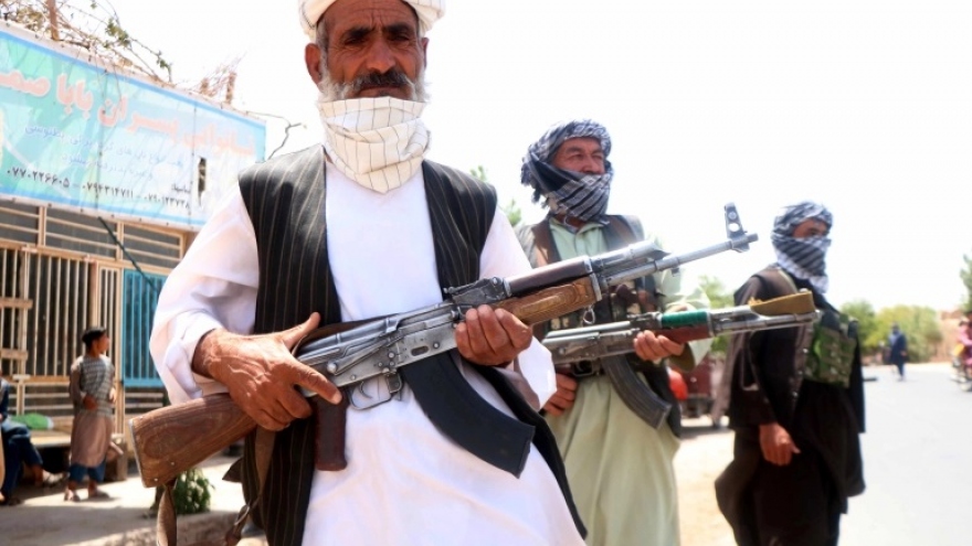 Afghanistan trước nỗi lo khủng hoảng tị nạn, Taliban bất ngờ đặt điều kiện ngừng bắn