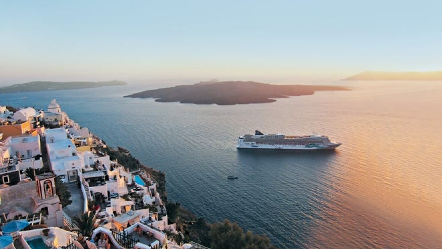Du thuyền quay lại Hy Lạp sau 500 ngày rỗng khách