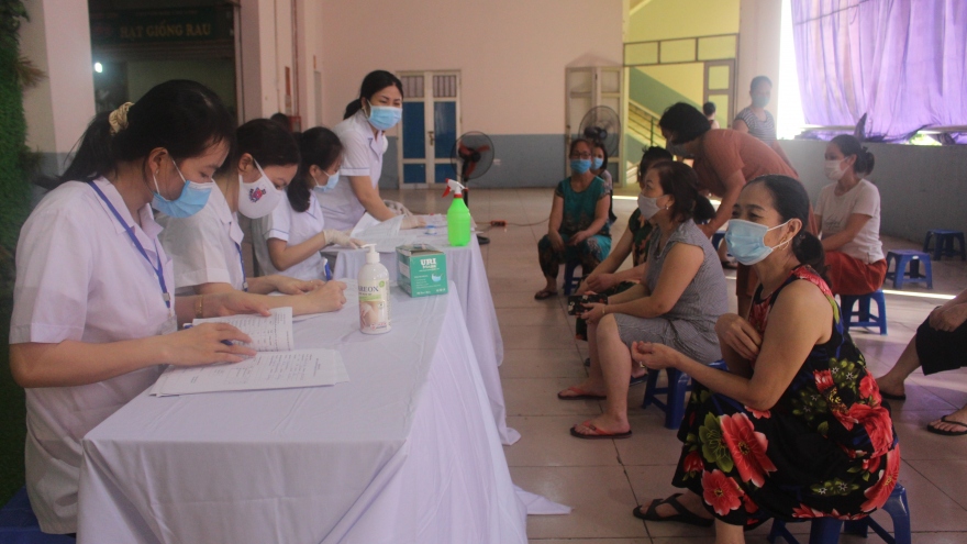 Người dân có nguy cơ cao mắc Covid-19 ở Hà Nội được test PCR miễn phí