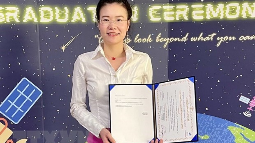 Vietnamese doctor receives PEPS' most downloaded paper award