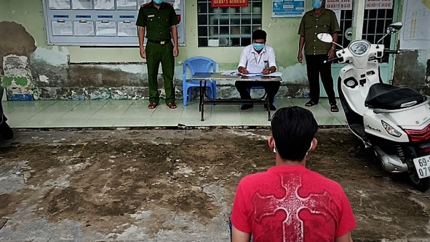 Bị phạt 7,5 triệu đồng vì không tuân thủ cách ly tại nhà