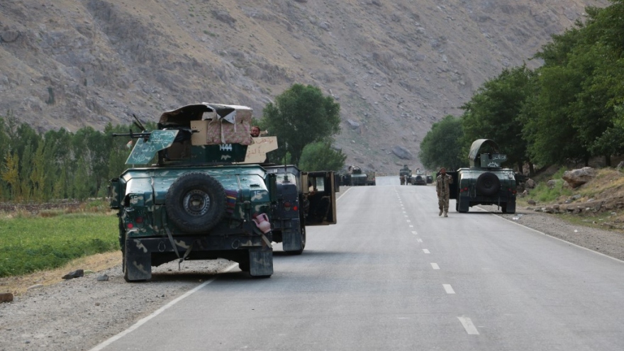 Tajikistan huy động 20.000 quân tăng cường biên giới với Afghanistan