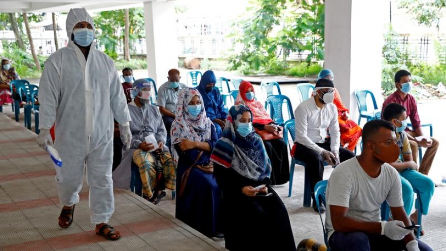 Bangladesh tăng cấp độ, kéo dài phong tỏa Covid-19 thêm 2 tuần