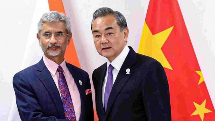 Ngoại trưởng Ấn Độ và Trung Quốc họp song phương